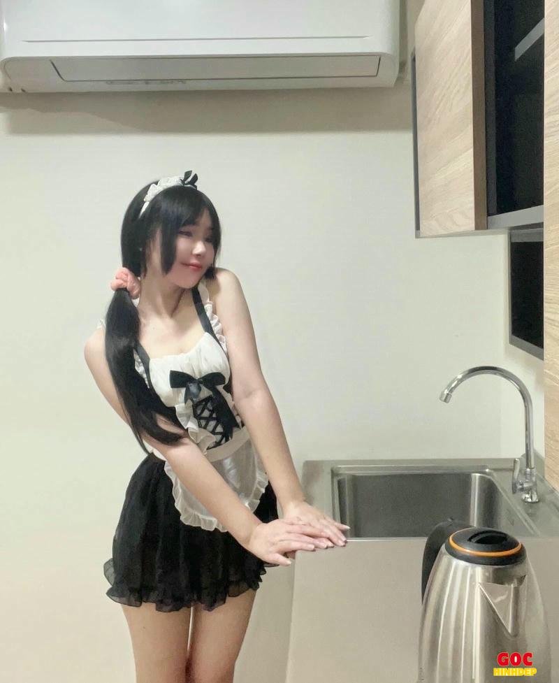 ảnh cosplay maid vú khủng
