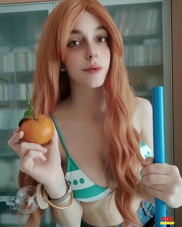 ảnh cosplay one piece hở dú