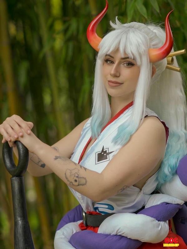 ảnh cosplay one piece mông to