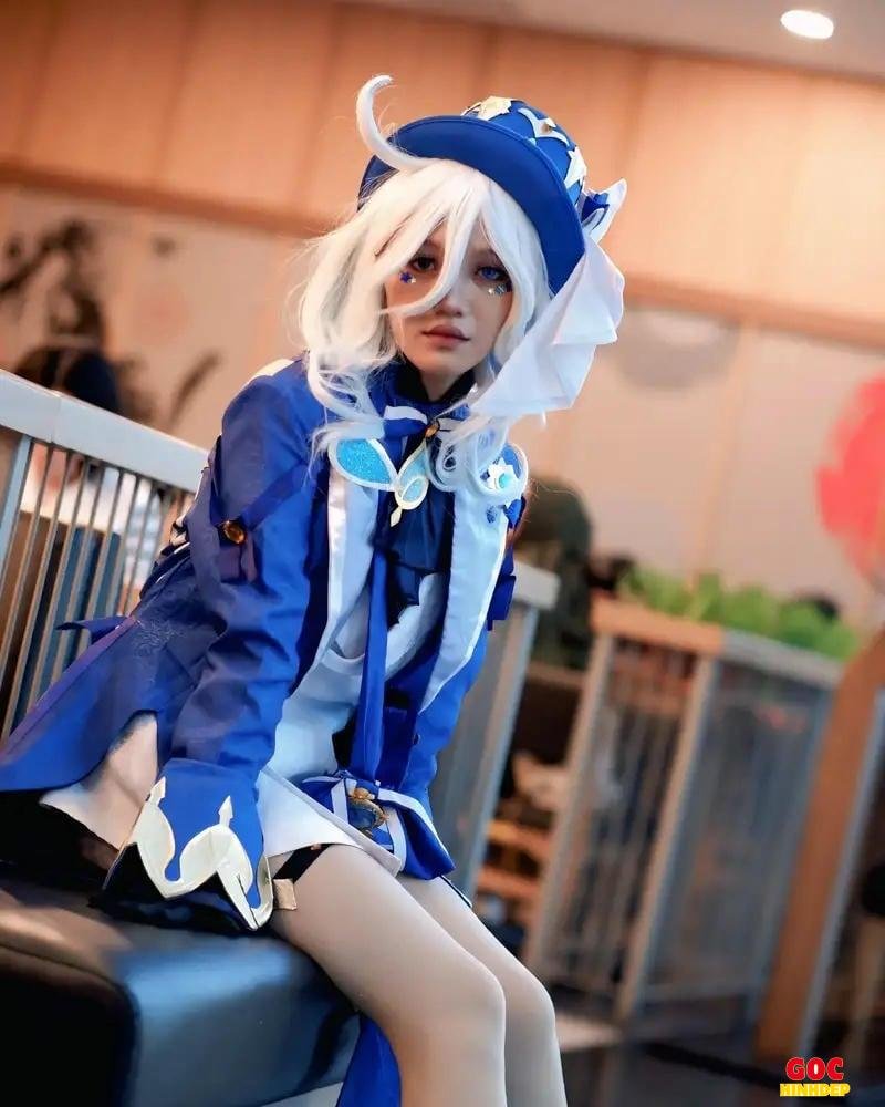 ảnh furina cosplay đào tròn