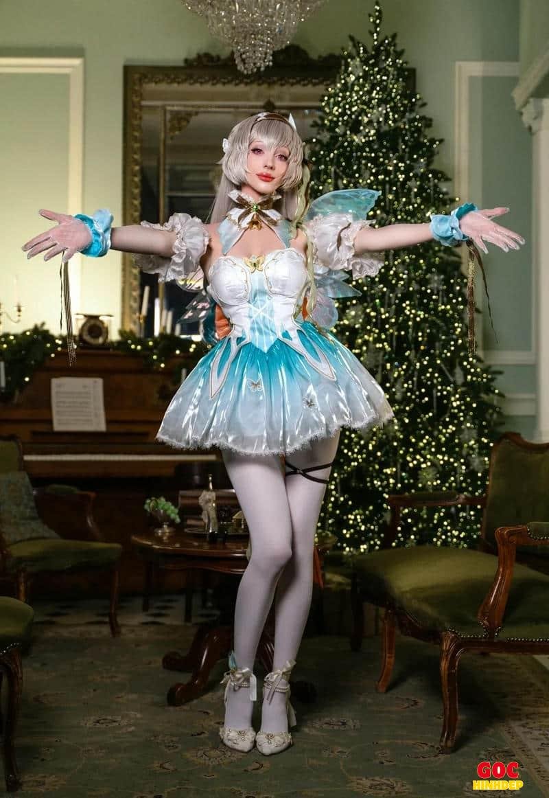 cosplay anime mặc váy ngắn