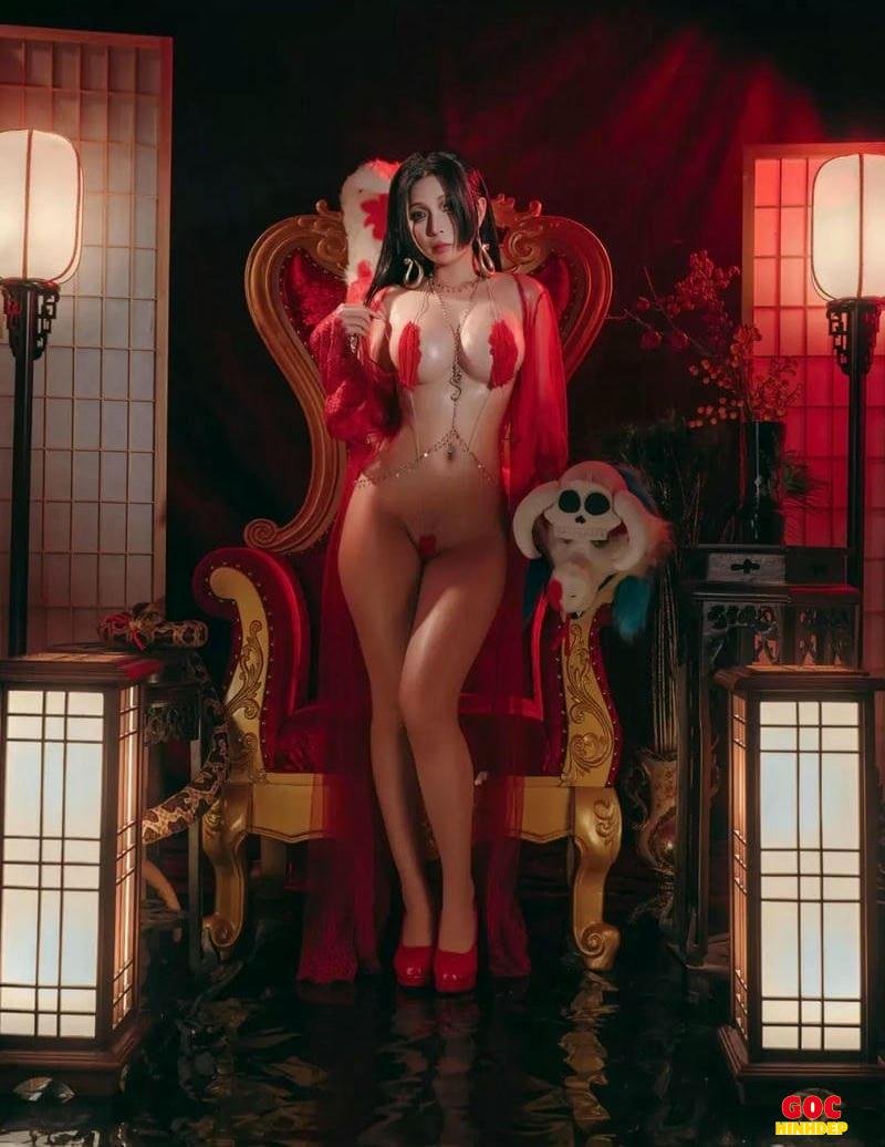 cosplay boa hancock lập lò