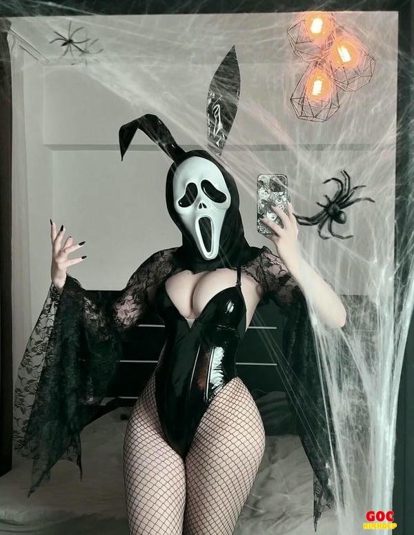 cosplay ghost hở vú