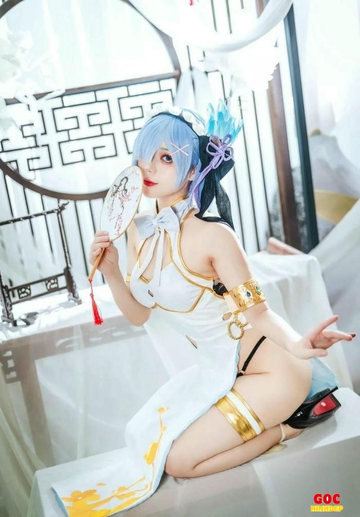 cosplay rem da trắng