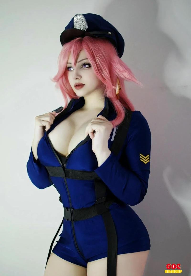 cosplay yae miko cảnh sát