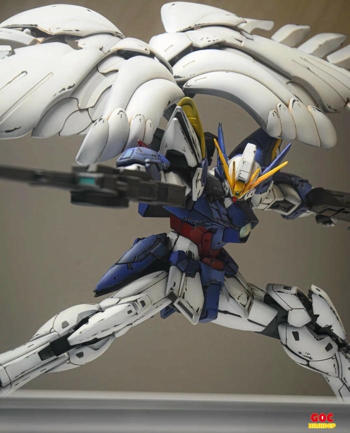giáp vai gundam mạnh mẽ