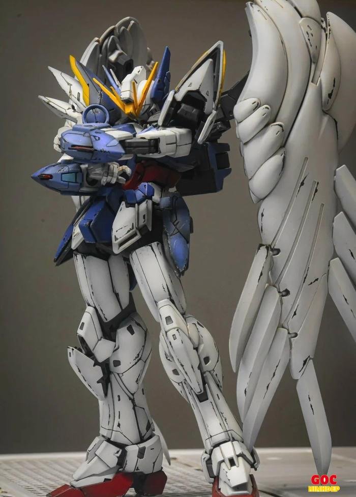 người máy gundam khổng lồ